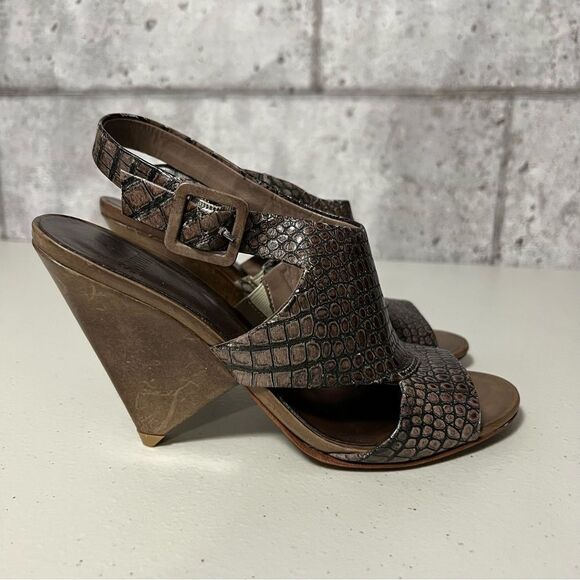 Schutz Croc Embossed Cone Heels Leather - Picture 3 of 11